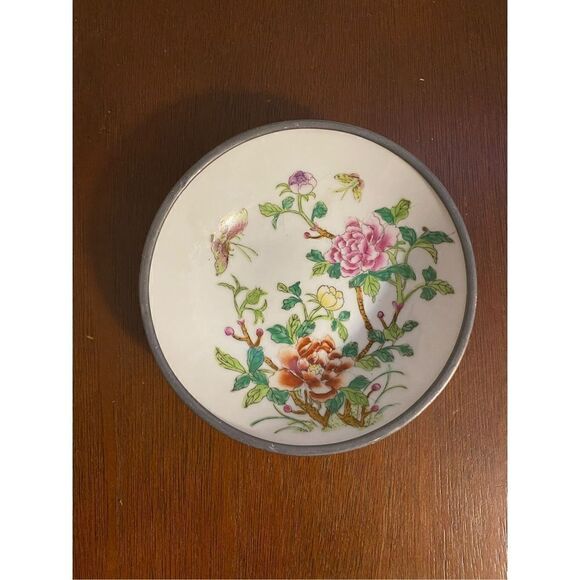 Vintage Japanese porcelain bowl with pewter casing - Picture 1 of 5
